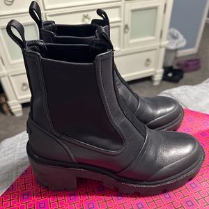 Tory Burch Chelsea Lug ankle boot